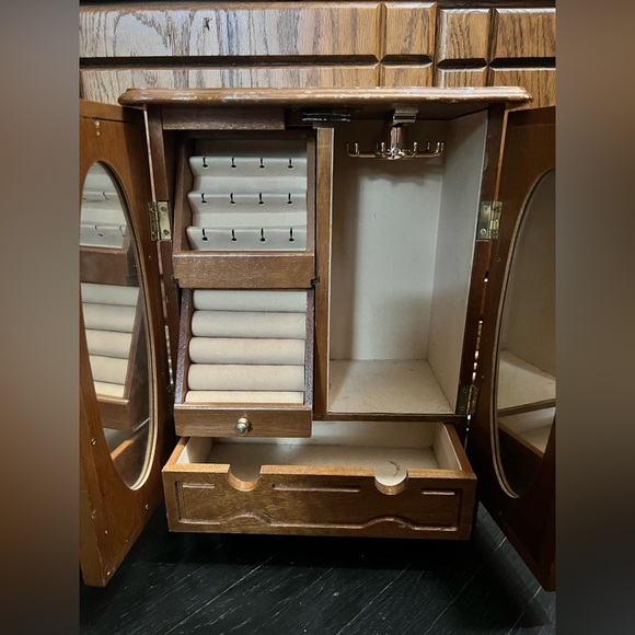 Vintage Centurion Wood Jewelry Box, Front Opening With Rose Mirror Doors - Picture 4 of 7